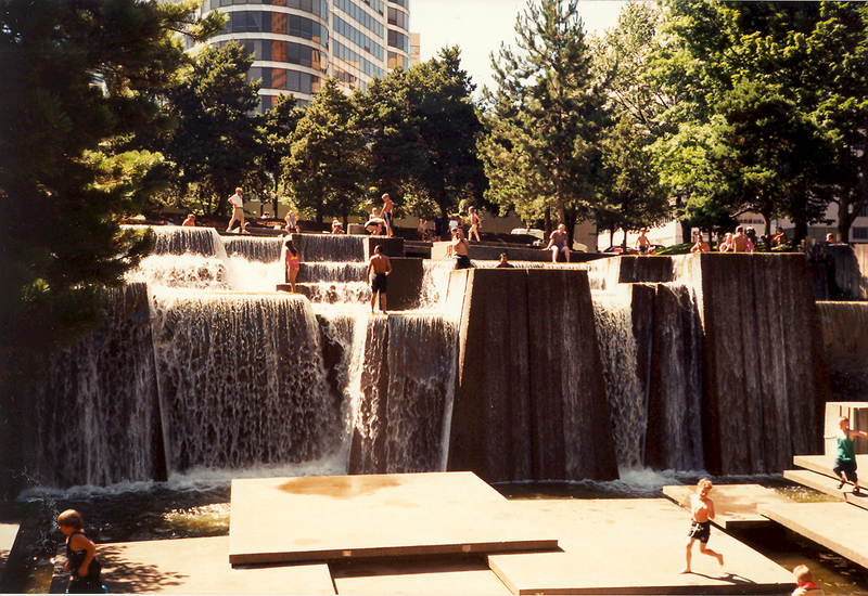 Illustration for article titled 5 Urban Fountains Where Swimming Is Encouraged